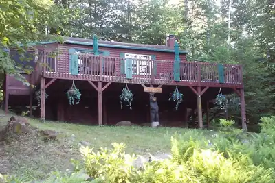 Image de Escapade romantique Cabine très privée avec vue sur le lac Sawyer / Wifi et télévision par câble