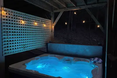 Image de Log privé, 2 chambres / 2 salles de bain avec bain à remous sur 5 hectares privés