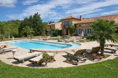 Image de La maison de Reve et du plaisance pour 4500 Dollars / Été prix spécial