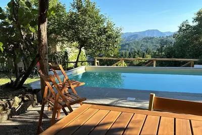 Maison toscane et jardin avec vue imprenable près de Bagni di Lucca
