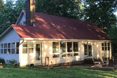Image de Kentucky Lake Waterfront Home Avec une Mise à Jour Majeure et une Rénovation 2019