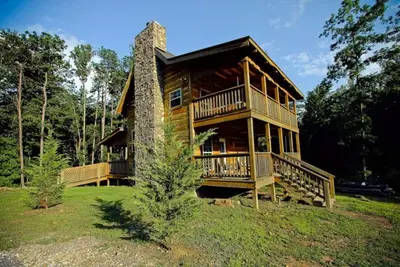 Image de Kowaliga: vaste espace commun avec 8 lits