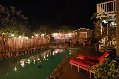 Image de Superbe Sonoma 6br Retraite avec Piscine et Spa!