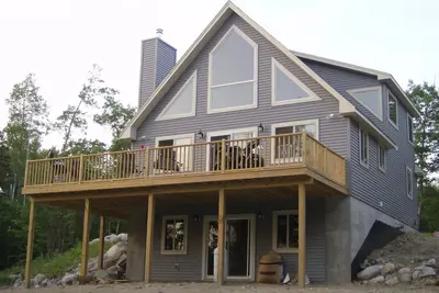 Image de Magnifique chalet minutes de l'Acadie situées dans un cadre privé
