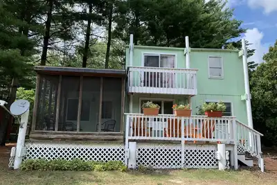 Image de Frog Hollow à Viewpoint Beach sur le lac Magician, Sister Lakes, Mi 49047