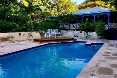 Image de Hideaway romantique - Cottage de style caribéen dans des jardins tropicaux luxuriants