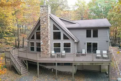 Image de Chalet magnifique dans un cadre parfait, vraiment l'un des meilleurs Poconos