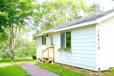 Image de Cheerful Pet Friendly Cottage (WiFi, sauna, terrasse, foyer, télévision par câble)