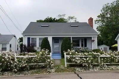 Image de Juste Disponible: Beach Cottage 8/17 à 8/24 Walk to Beach 4 Chambres Ok!