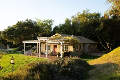 Image de Nouveau! Retraite Cottage Artist's Vineyard