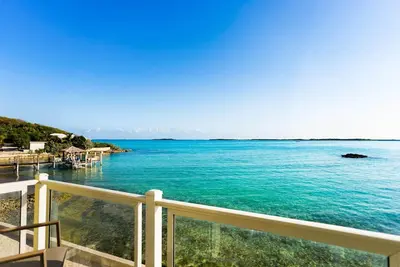Image de Maison de luxe de 5 chambres avec plage privée et piscine