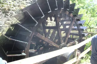 Image de Jolie longére aménagée dans 1 site extraordinaire : moulin avec roue qui tourne