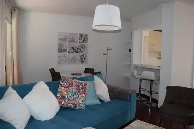 Image de Lumière, aéré appartement dans le centre de Funchal, avec accès à toutes les commodités à pied.