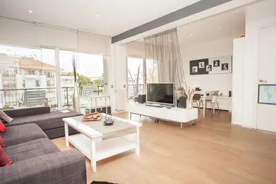 Image de Sitges Central - ensoleillé, terrasses, plage de 150m, Luxe, Wi-Fi gratuit, 100% Air Con