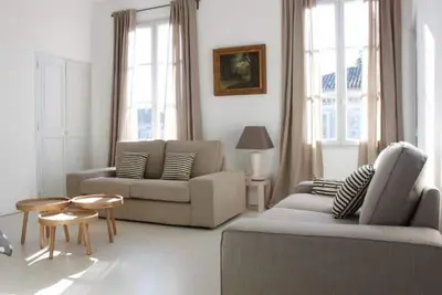 Image de Bel appartement au coeur de la Cité des Papes, calme, lumineux wifi gratuit