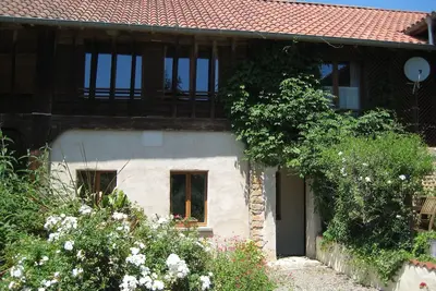 Image de Grange rénovée avec piscine surplombant les Pyrénées, famille et animaux acceptés