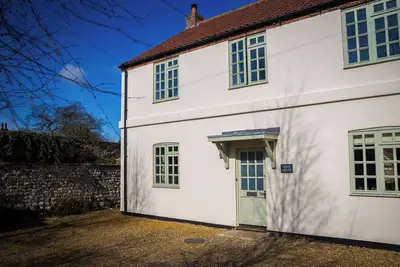 Image de Une superbe maison côtière à Brancaster. 8 personnes, chiens bienvenus.