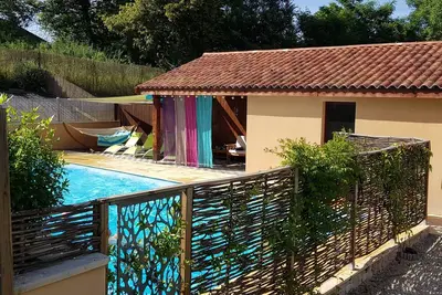 Image de Gîte familial avec grande piscine chauffée (sel) et jardin avec aire de jeux
