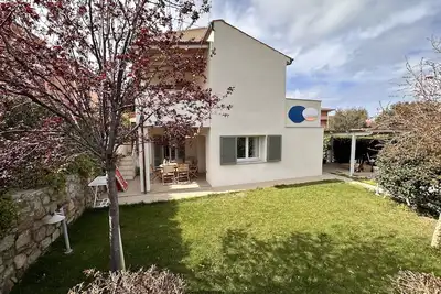Image de Casa Elena: Nouvelle maison bien entretenue et lumineuse avec jardin bien meublé