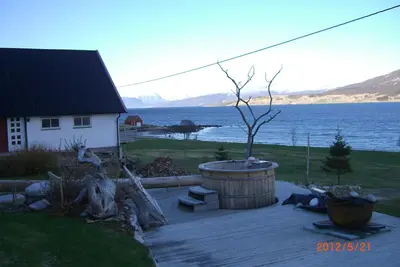 Image de Top maison de vacances moderne avec toutes les commodités dans un cadre idyllique en bord de mer