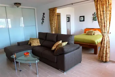 Image de \"Casa Crystal\" appartement Delux. Spectaculaire vue panoramique sur la montagne et la mer