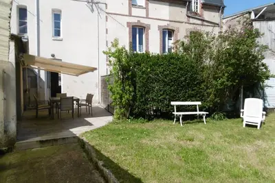 Image de Maison avec jardin \"vieux Villers\", proche mer et commerces.