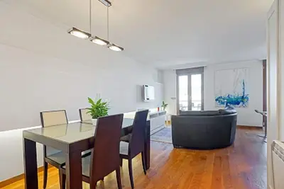 Image de Super Offre! 15-19 Aout! Centre. Modern. Terrasse: tres jolie views. Parking