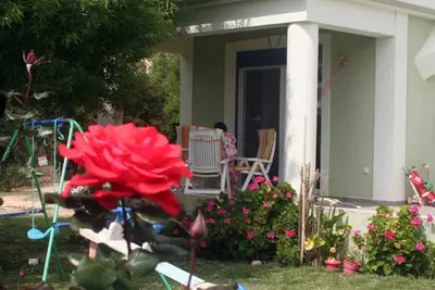 Image de La villa de fleurs de Nefeli