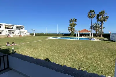 Image de Appartement Familial En PREMIÈRE Ligne De Plage, Urbanisation Calme