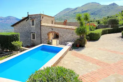 Image de Belle Villa avec Piscine à usage Exclusif, détendez-vous à quelques km de la mer!