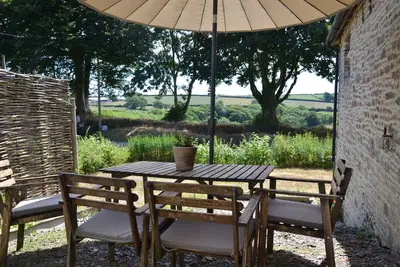 Image de Raleigh Barn - Détaché Grade Ii Inscrit dans un cadre rural, deux chambres avec salle de bains