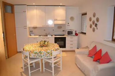 Image de nouvel appartement rénové 4 pièces - 2/5 personnes, moderne et bien meublé. 8 minuts à pied pour S. Marco -