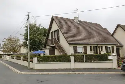 Courseulles /Mer Appartement  2**  4 pers Balcon Cour Bbq Salon De Jardin  Wifi