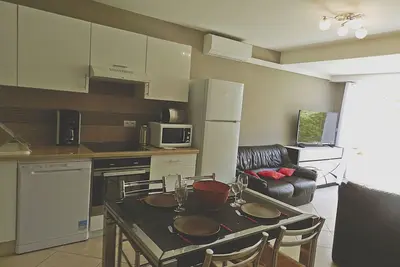 Image de T3 orée cap d'antibes 100 metres  de la plage