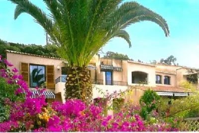 Image de Bel Appartement en duplex, dans résidence avec piscine, près de la mer. Solarium