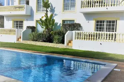 Image de Secluded Lovely 2 Bedroom Ground Floor Apartment with WiFI Pool and Garden