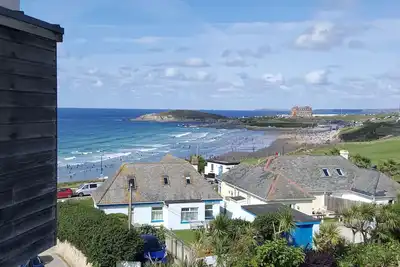 Image de Une vue imprenable sur la plage de Fistral avec un parking sécurisé pour 2 véhicules