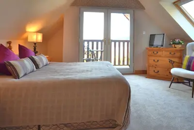 Image de Exclusive Villa Set On The Seafront Overlooking Lamlash Bay.