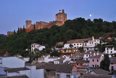 Image de Grenier, Avec Terrasse Et Chambres Avec Des Vues Spectaculaires À L'Alhambra
