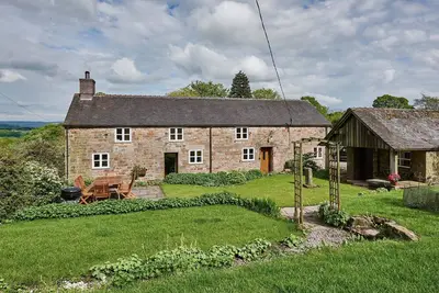Image de Croft Meadows Farm - 5 chambre, chien chalet sympathique dans le Staffordshire rural