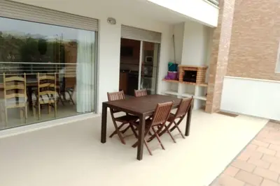 Image de Appartement de 3 chambres élégant. Près de la plage. Hautement recommandé