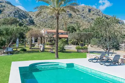 Image de villa rustique Attractive à Alcudia avec piscine, paddle-tennis et le soccer