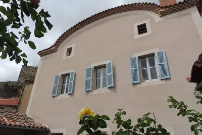 Image de Belle Maison De Caractere Dans Le Village Classe De Villeneuve-Lembron