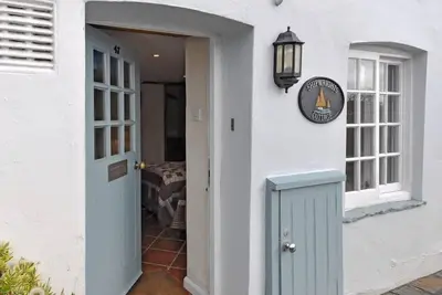 Image de Shipwrights Cottage sur les rives de l'estuaire de Salcombe