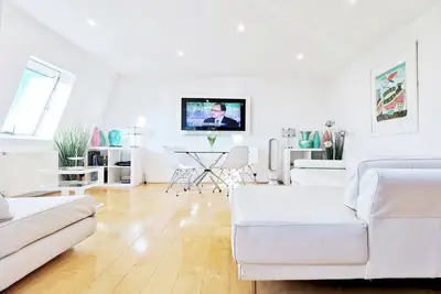 Image de Penthouse de luxe dans le charmant village de Brackenbury, W6