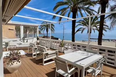 Image de Wifi! Nouvelle et belle terrasse face à la mer!