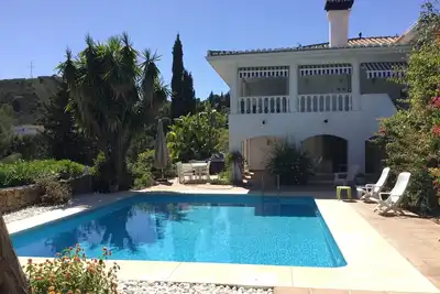Image de Belle villa andalouse dans un quartier calme et verdoyant