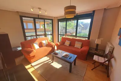 Appartement confortable dans le centre de Cangas de Onís avec 3 chambres (7 places), Wifi, vues