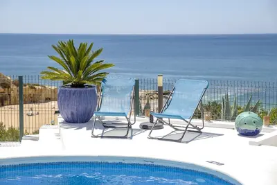 Image de Exclusif Villa De Luxe Face A La Mer, Acces Plage, Piscine Chauffee, Parking