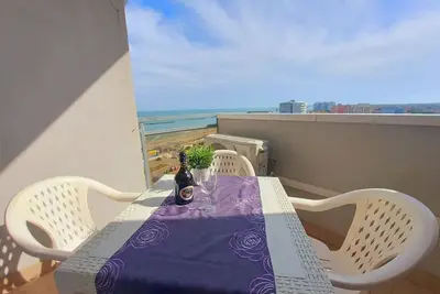 Image de Déjeuner avec une vue imprenable! Appartement en bord de mer, centre de Lido di Pomposa